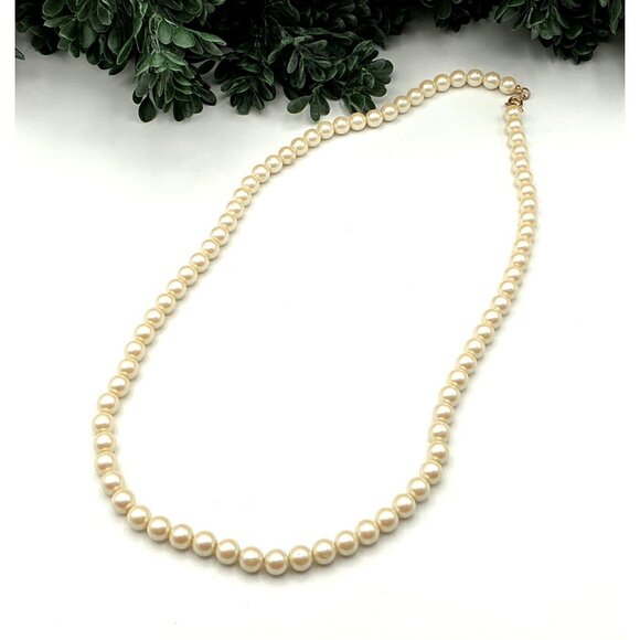 Classic Faux Pearl Necklace With Gold Clasp - Picture 2 of 6